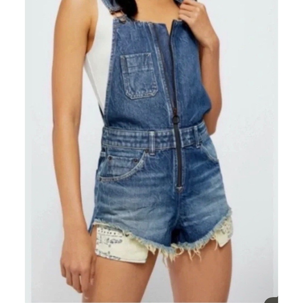 Free People Denim Shortalls Blue Zip Front Frayed Hem Romper Overalls Med Wash